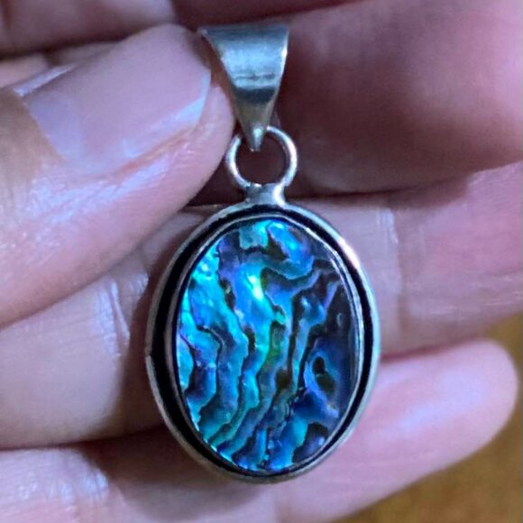 Natural Handmade Abalone Rainbow Pearl Gemstone Pendant. - Picture 5 of 6